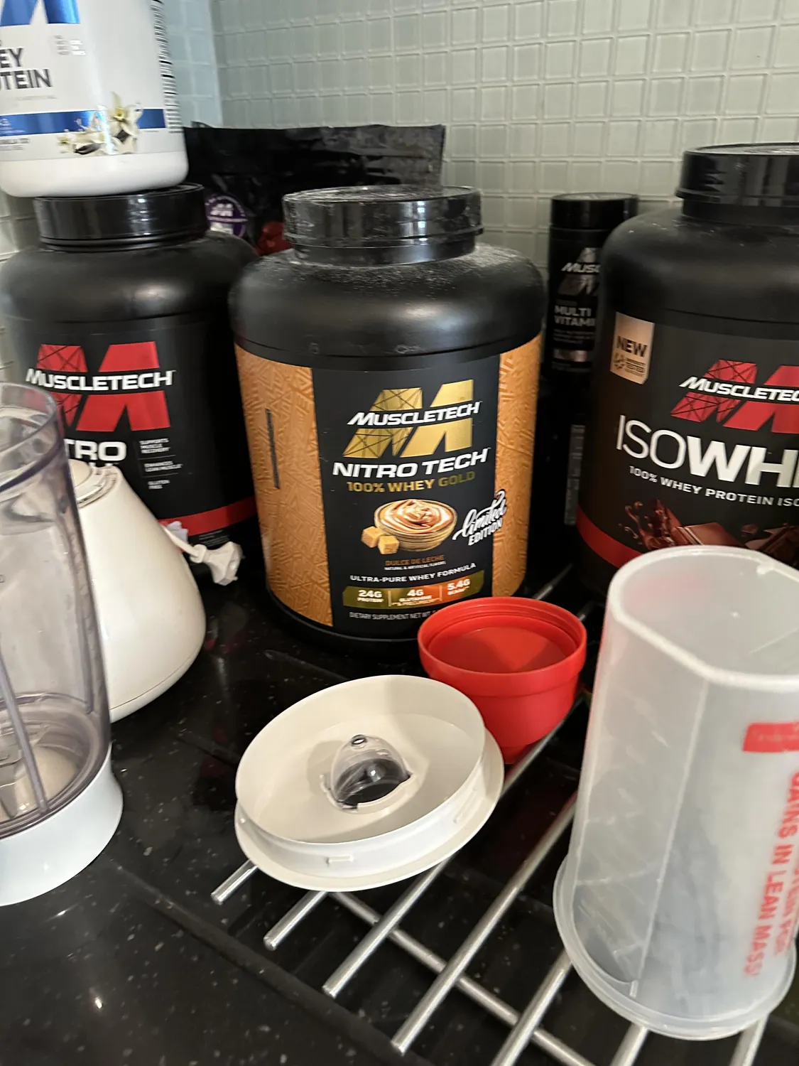 MuscleTech Nitro Tech 100% Whey Gold Whey Protein French Vanilla Cream 2 lb zuckerarm